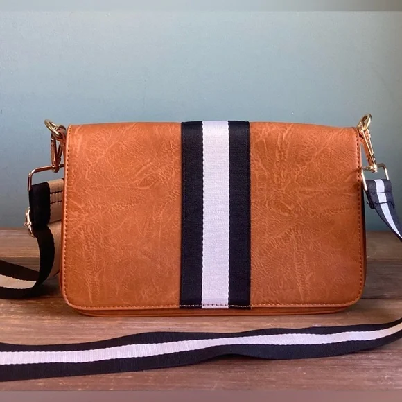 Social Threads x The Motherchic Vegan Leather Crossbody Bag - Picture 3 of 8